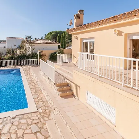 Spacious Holiday In L Escala With Private Pool Hébergement de vacances *